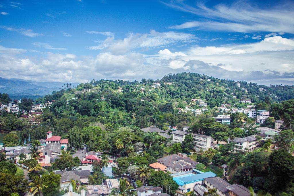 Blinkbonnie Inn Kandy Bagian luar foto