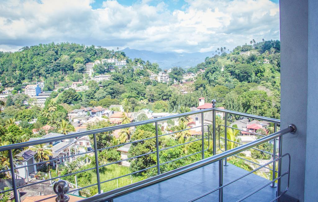 Blinkbonnie Inn Kandy Ruang foto